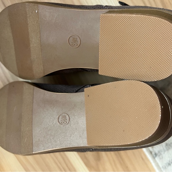 Never worn ankle boots - Picture 2 of 4